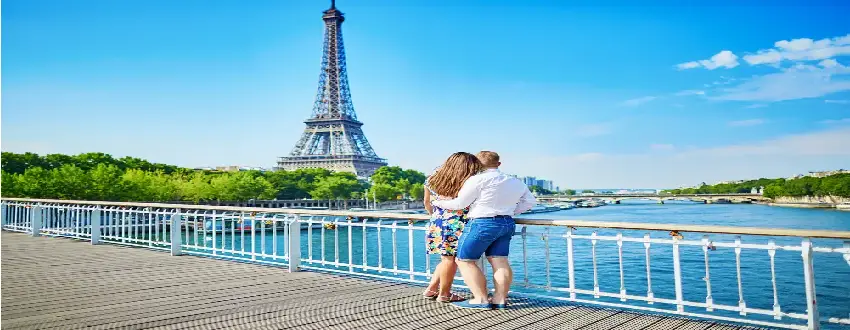 Paris tour package for couple